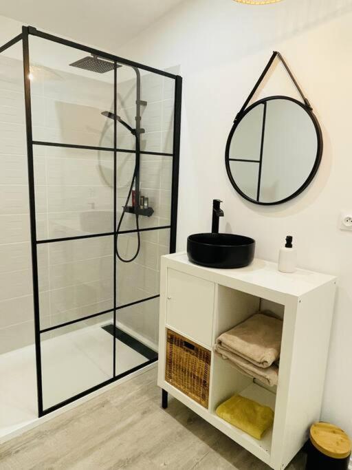 5 Min Airport Aeroport - Shuttle Navette - Parking Appartement Bonlier