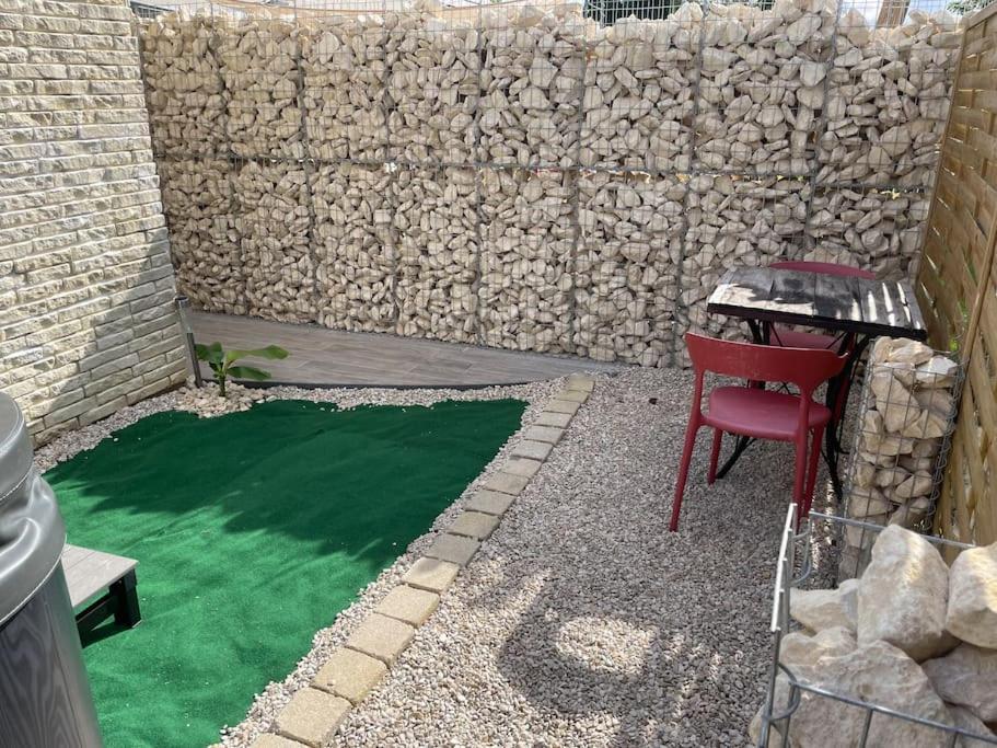 5 Min Airport Aeroport - Shuttle Navette - Parking Apartment *